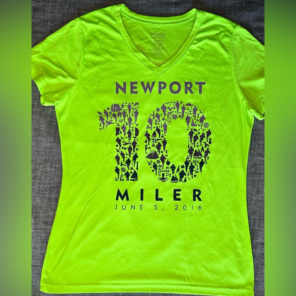 Newport 10 Miler 2016 Women’s Active Shirt.Polyester. Moisture Management.Size M